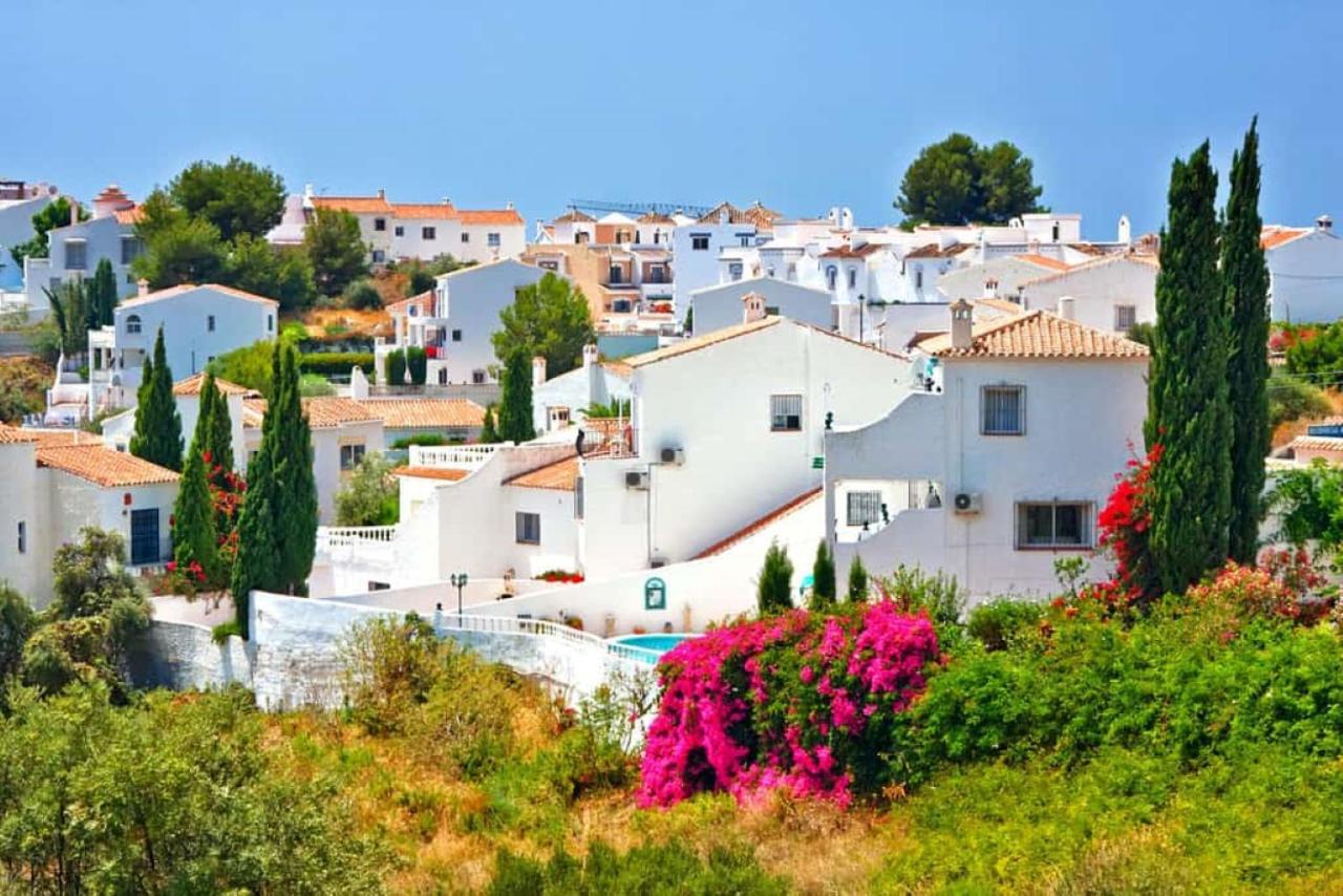 Casa Kaluel Adosado Blanco Villa Nerja Bagian luar foto